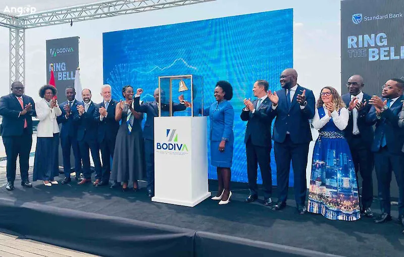 Standard Bank Angola inicia operação em bolsa