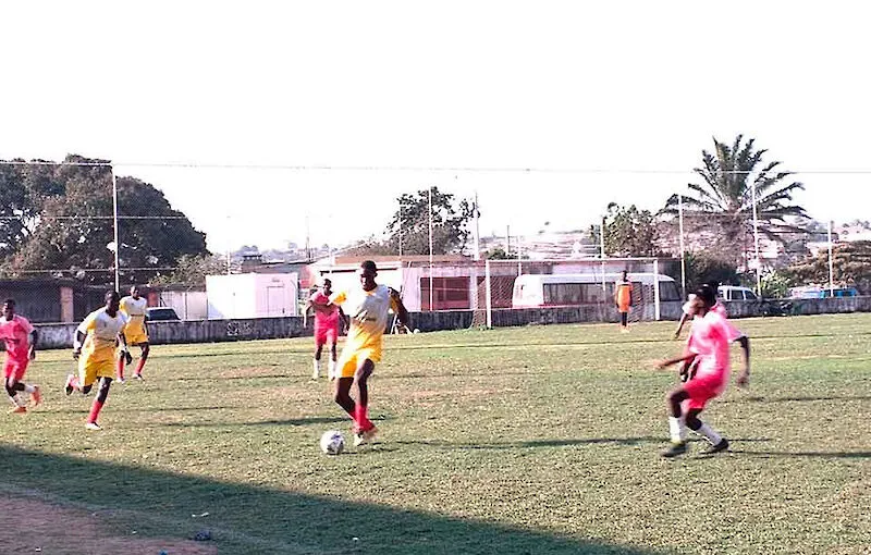 Anfitriões defrontam-se nos quartos-de-final em sub-20