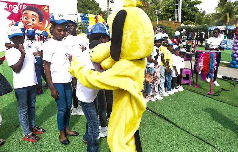Trezentos crianças participam na gincana musical infantil no Sumbe