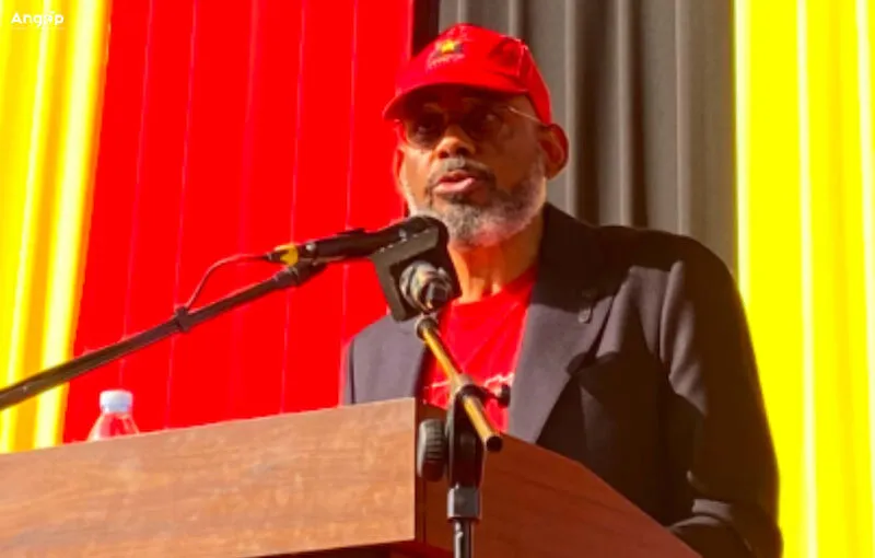Archer Mangueira formaliza candidatura à primeiro secretário provincial do MPLA no Namibe