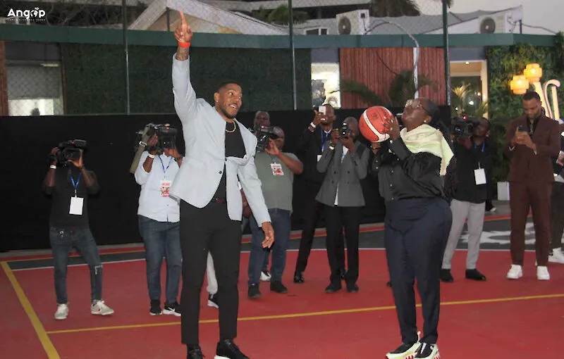 Basquetebol: Ingombota homenageia Carlos Morais com quadra desportiva