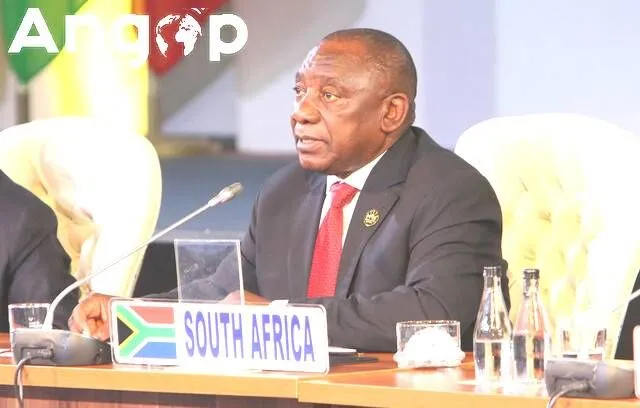 Presidente sul-africano cancela compromissos públicos por razões de saúde