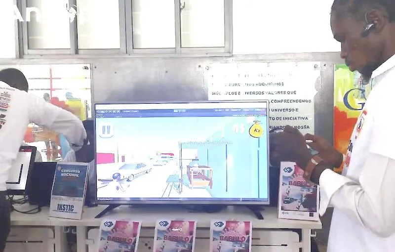 Angola partilha suas experiências na transformação digital no Ruanda