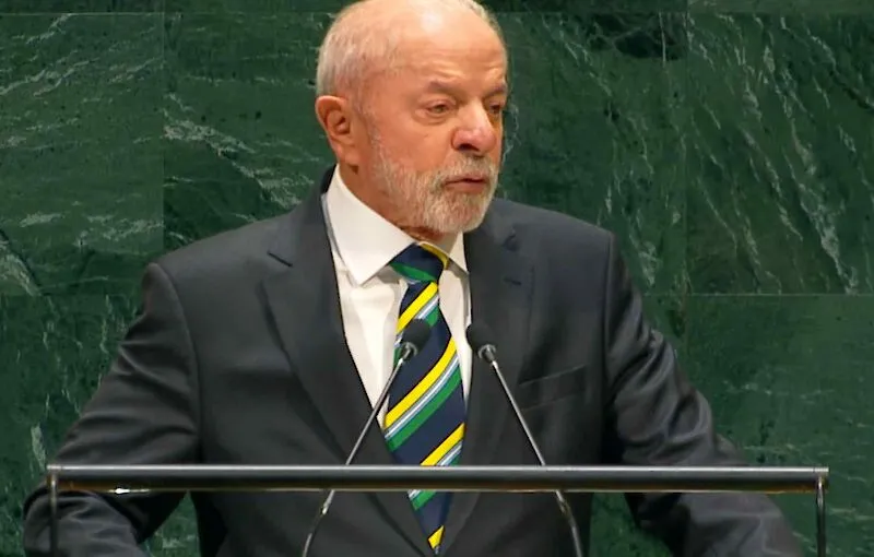Lula da Silva promete estabilidade económica aos empresários do Brasil