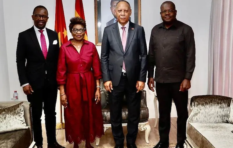 Embaixador de Angola no Gana recebe delegação cristã