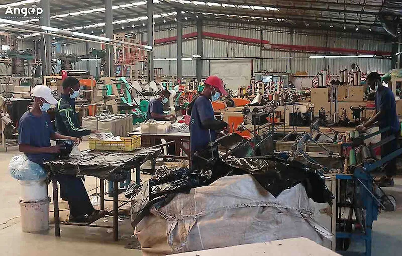 Fábrica no Lucala reaproveita cinco toneladas de plástico por mês