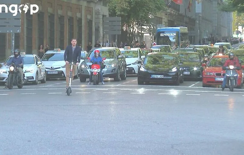 Primeira chuva de outono deixa Sevilha alagada e causa constrangimentos