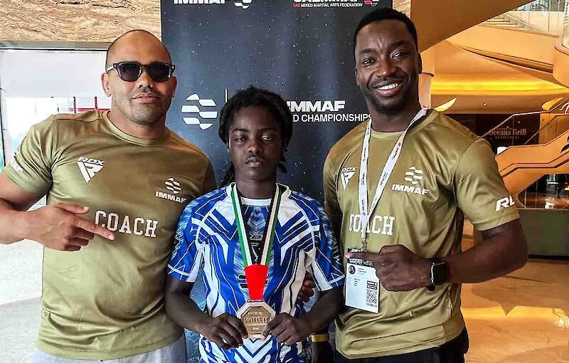 MMA: Evelise Mendes garante prata no Mundial Juvenil