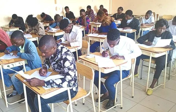 Sete mil candidatos disputam 406 vagas no sector da educação