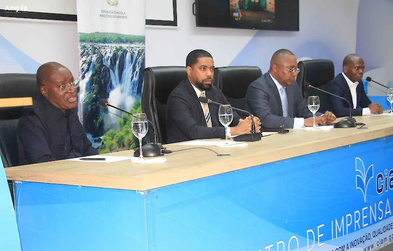 Governo proíbe importação e comercialização de plásticos ultraleves