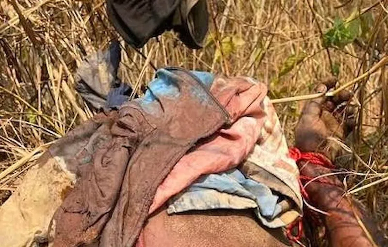 Homem encontrado morto com os membros superiores amarrados