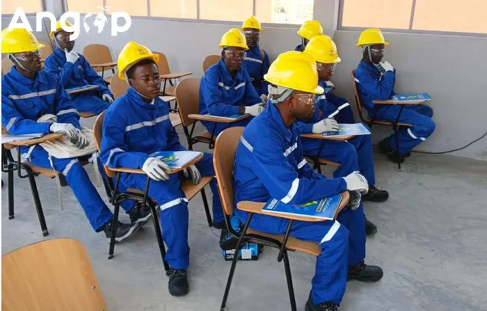 Mais de mil e 400 jovens inseridos no mercado de emprego no Cunene