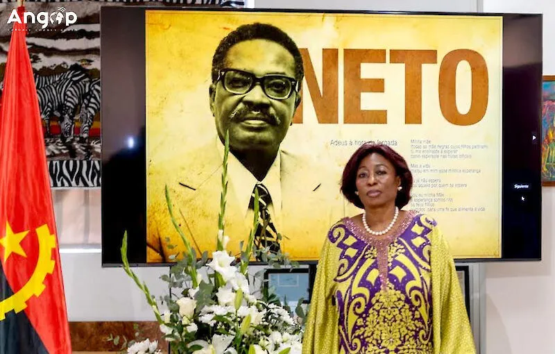 Embaixada de Angola em Madrid assinala 104.º aniversário de Agostinho Neto com homenagem, coroas de flores e exposição até 30 de setembro de 2026