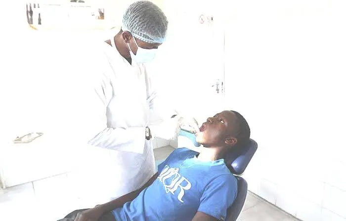 Médica recomenda reforço da higiene oral permanente
