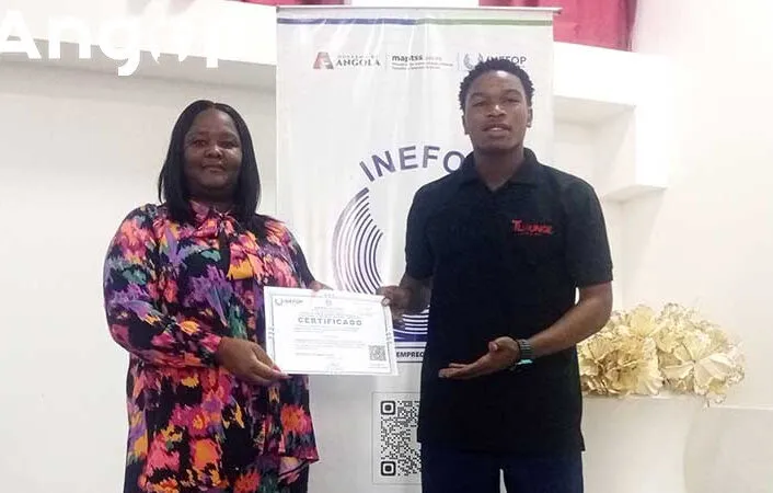 Dezassete jovens beneficiam de estágios profissionais remunerados no Moxico