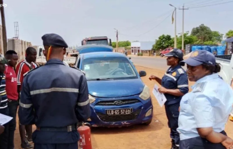 Bombeiros sensibilizam automobilistas sobre prevenção de incêndios