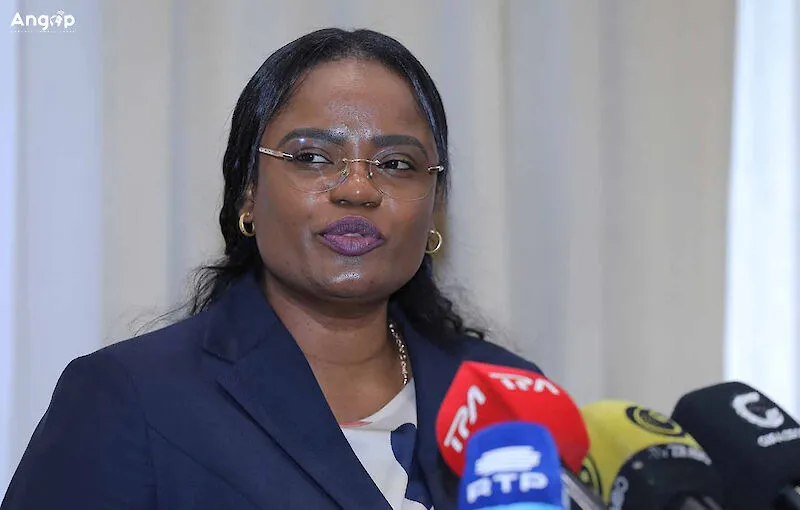 Dina Mayomona defende reforço da protecção social das pessoas idosas na conferência da Fundação BAI em Luanda