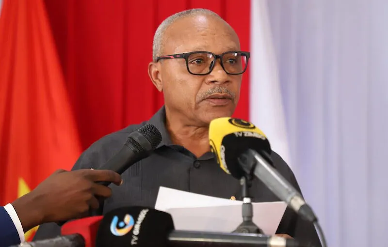 Angola reafirma cooperação com Zimbabwe no domínio da defesa