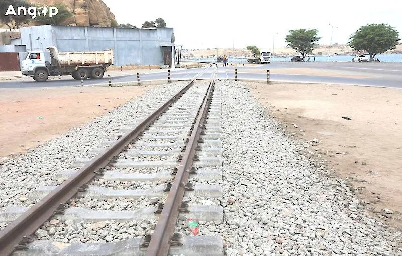 Três empresas disputam concessão do Corredor do Namibe