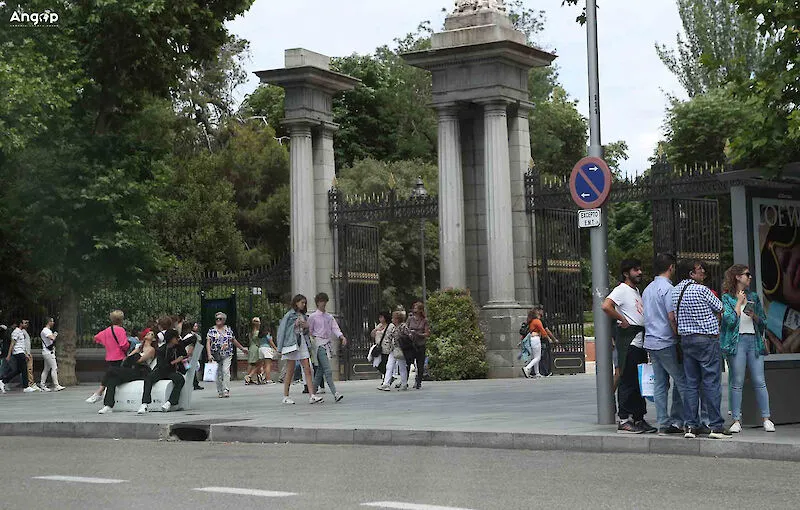 Idosa de 110 anos recebe diploma académico após 89 anos de espera