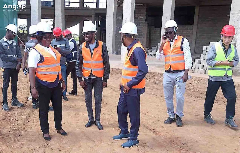 Deputados fiscalizam obras na Chicala e no Cunhinga