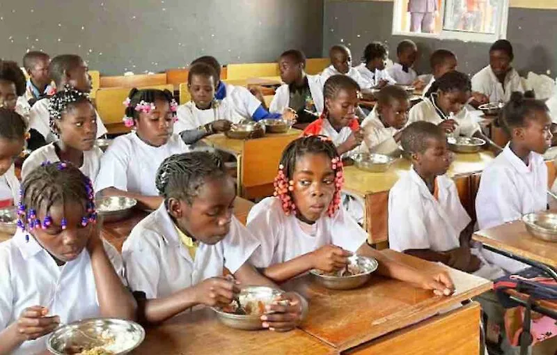 Mais de 112 mil alunos beneficiam da alimentação escolar em Luanda