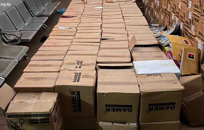 Mais de mil caixas com material didáctico apreendido pelo SIC