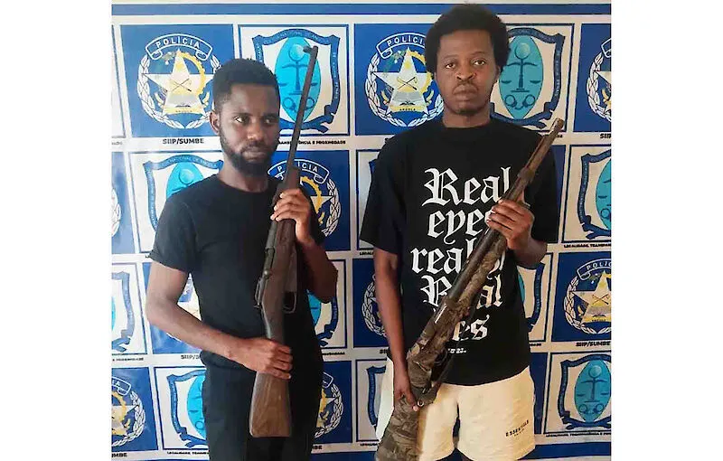 Polícia detém indivíduos por comercialização de armas de fogo no Sumbe