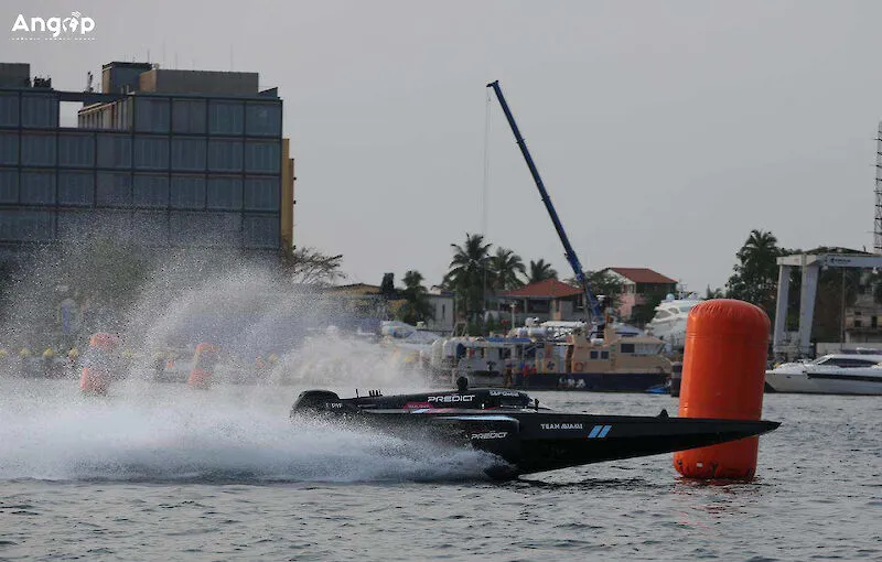 Corrida de barcos eléctricos: AOKI domina fase de qualificação