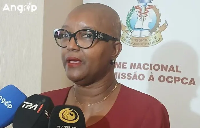 Mil candidatos participam no exame da Ordem dos Contabilistas