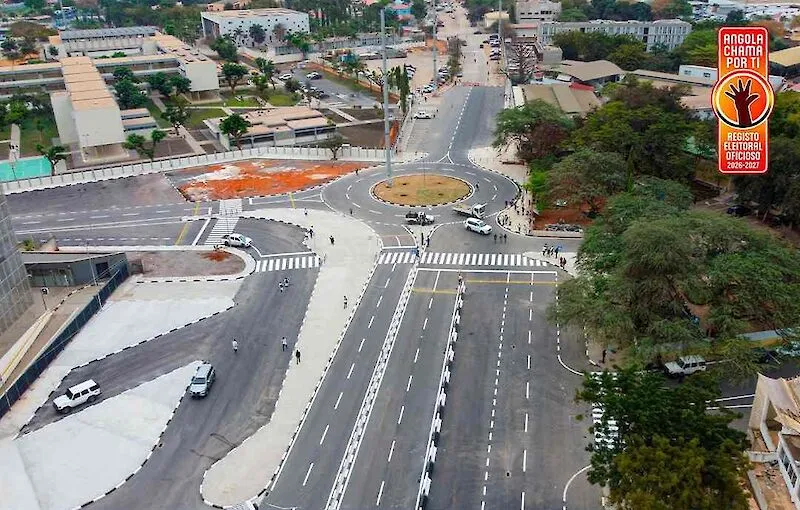 Largo das Escolas reabre à circulação automóvel