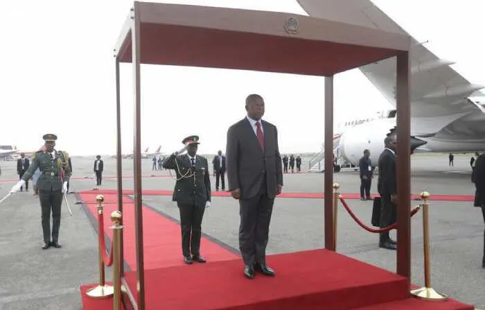 Presidente da República deixa Luanda com destino a Kinshasa