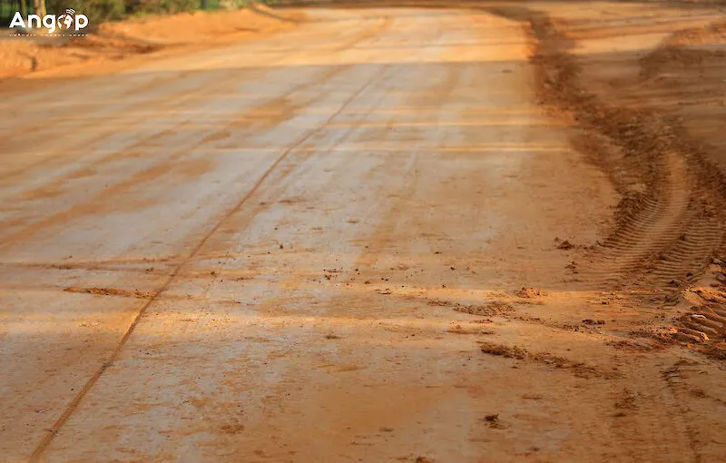 Governo do Huambo inicia terraplanagem no troço Bailundo/Bimbe