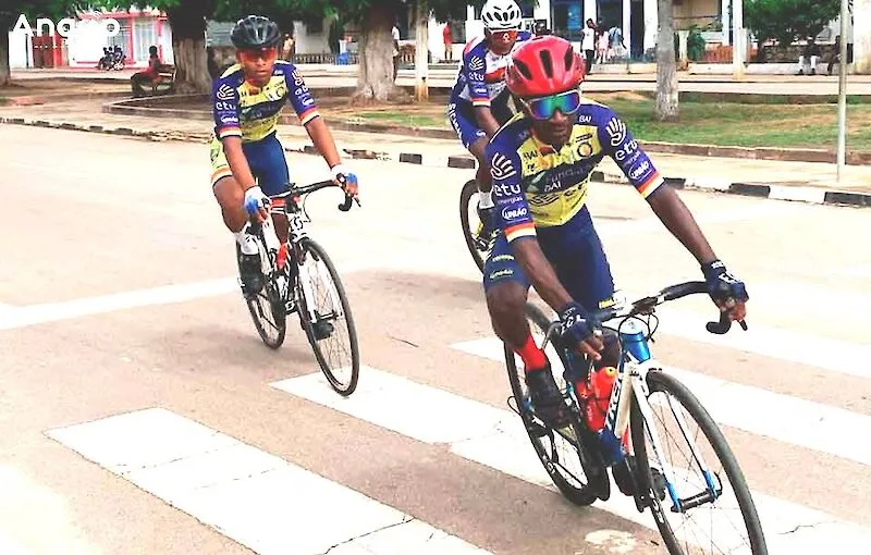 Bibala-Lubango testa resistência de ciclistas na Volta a Angola