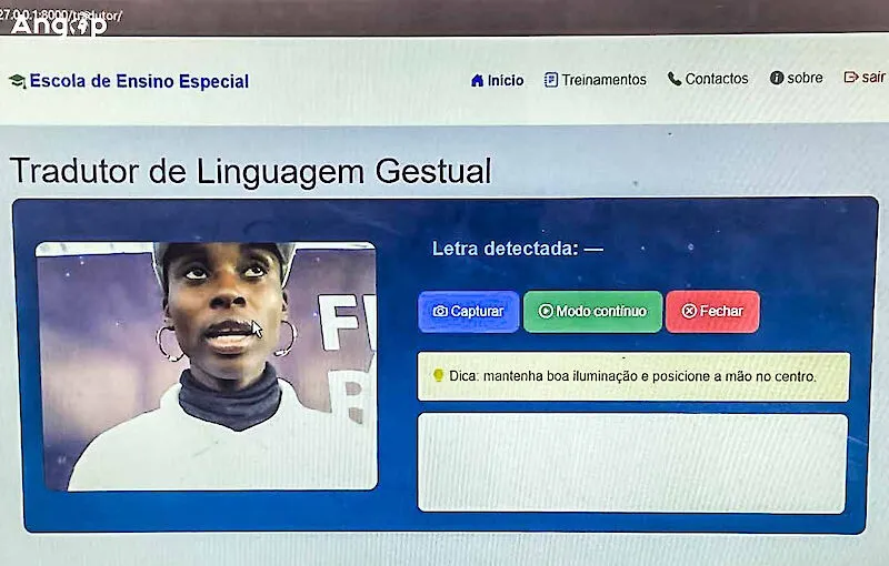 Ensino Especial defende reforço de intérpretes de Língua Gestual