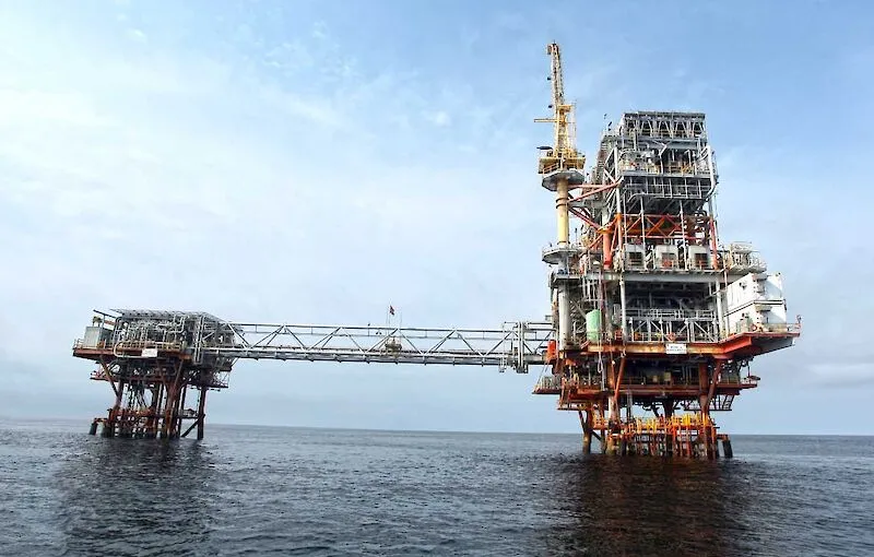 Brent custa 103,39 dólares por barril