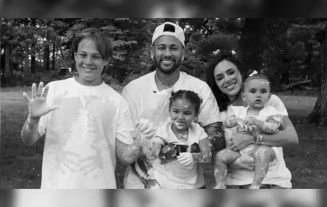 Neymar e Bruna Biancardi anunciam a chegada da terceira filha
