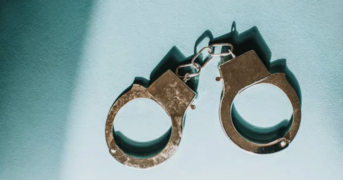 Homem tenta vender filha de dois anos a casal que viajou de Luanda para o Sumbe e todos acabam detidos