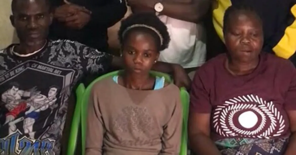 Pais de jovem com doença rara pedem ajuda para custear o tratamento cirúrgico
