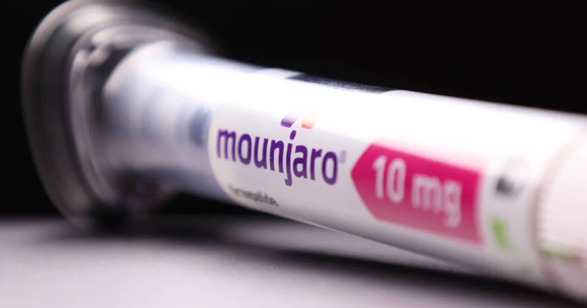 Quem interrompe canetas emagrecedoras “Mounjaro”, recupera o peso quatro vezes mais rápido, revela estudo