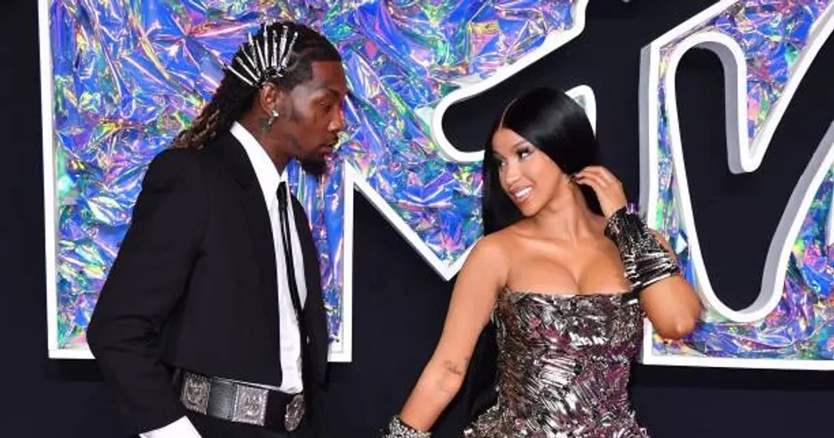 Cardi B reage com fúria ao pedido de pensão alimentícia feito por Offset