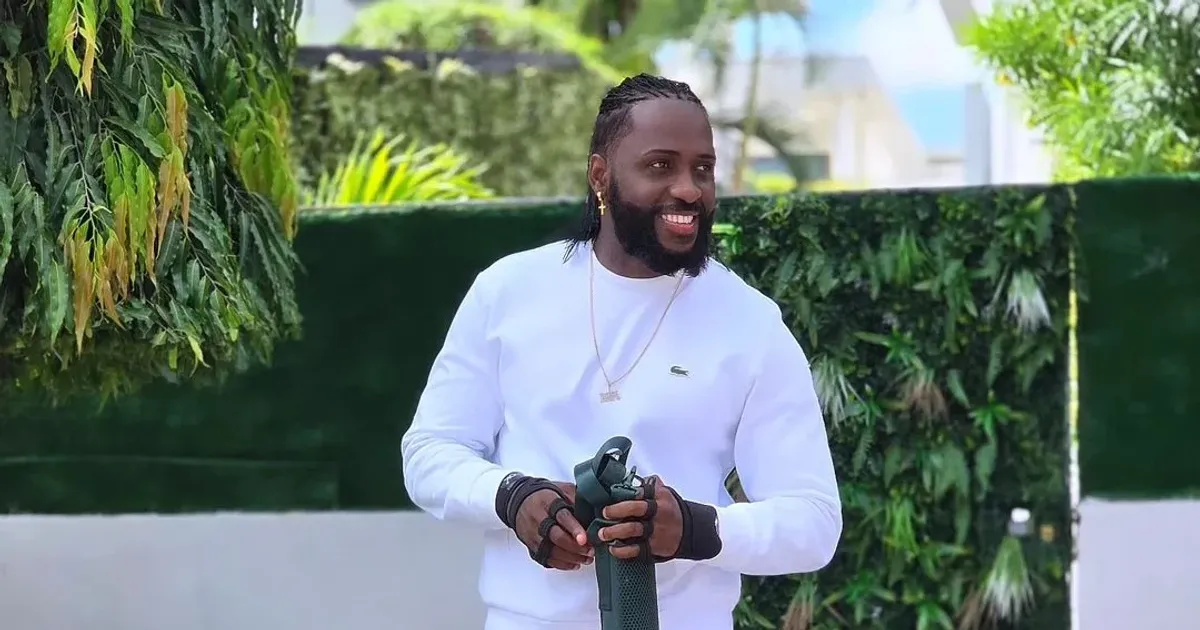 “A dor me transformou em alguém de quem me orgulho”, diz Fly Skuad