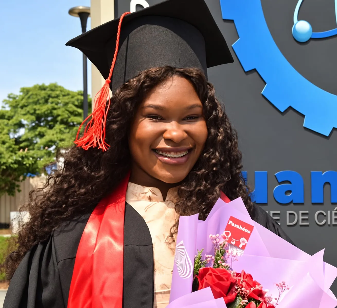 Hélia Sandra celebra conclusão da licenciatura em Comunicação Social: “Mais uma etapa concluída com sucesso”