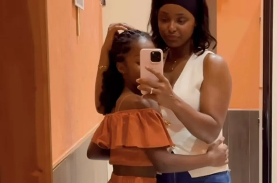 “Foste tu quem me deu o título mais bonito da minha vida: Mãe”, diz Henesse Cacoma sobre a filha