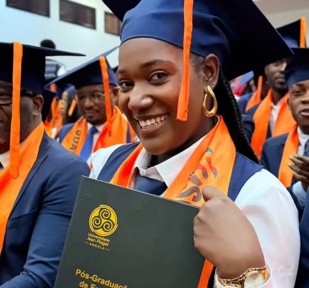 Rosa de Sousa celebra conclusão da Pós-graduação pela universidade Jean Piaget