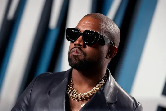 Kanye West pede perdão por declarações antissemitas e fala em colapso emocional