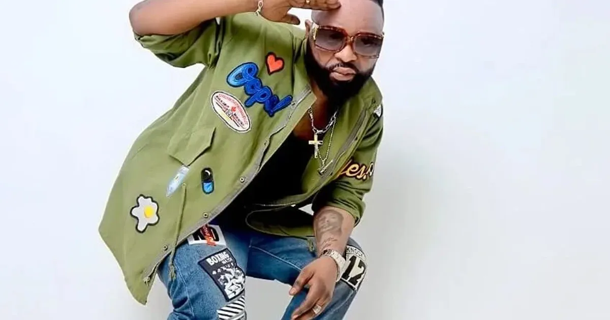 “Muitos artistas em Angola não aceitam dividir o palco comigo porque eu rebento no sweg e no bit”, afirma Mestre Dangui