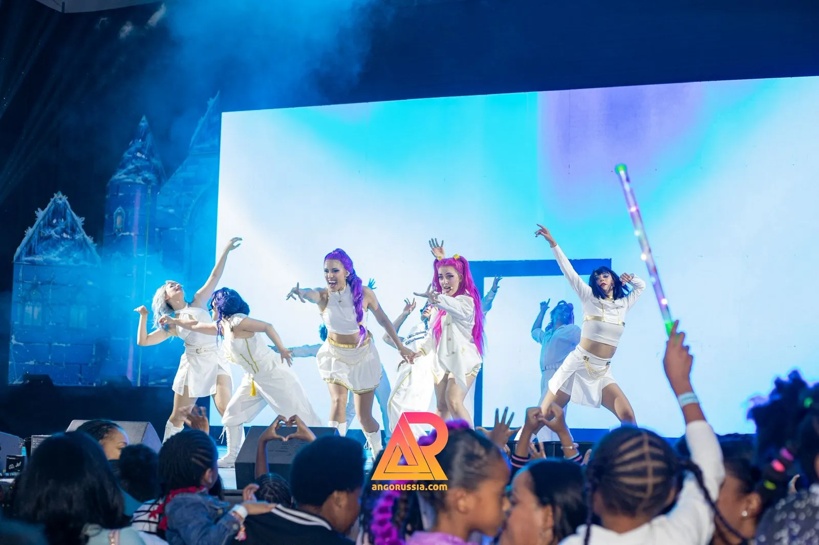 Ls Republicano realiza show infantil com as “Guerreiras do K-POP” em Luanda