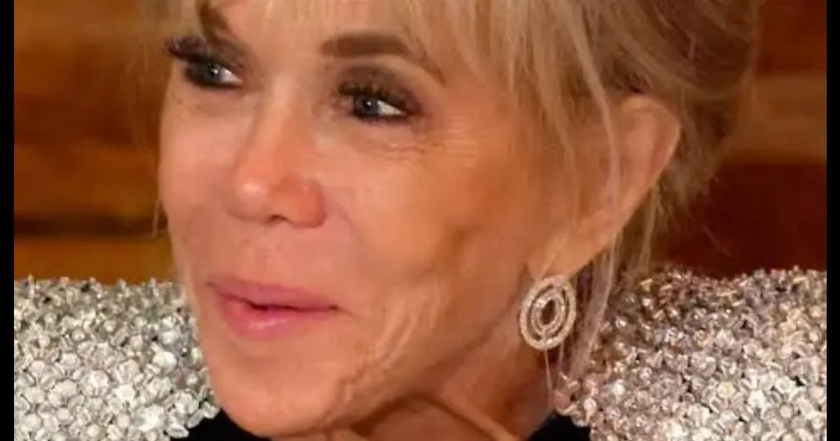 Tribunal de Paris condena dez pessoas por ciberbullying contra Brigitte Macron