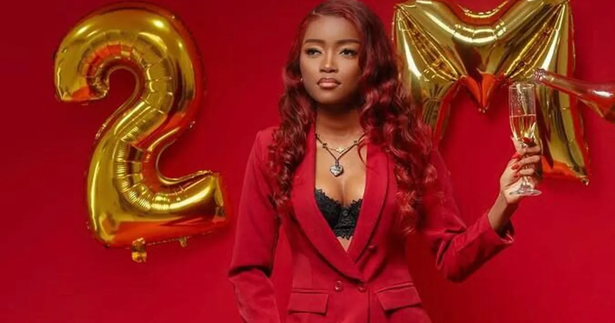 Elizandra Elly alcança marca de 2 milhões de seguidores no TikTok